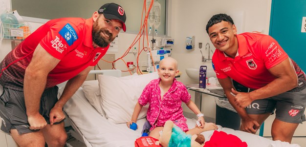 Dragons spread joy at St George, Wollongong Hospitals